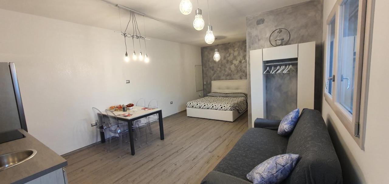 La Casetta Tra Sassi E Ulivi B&B Matera Buitenkant foto